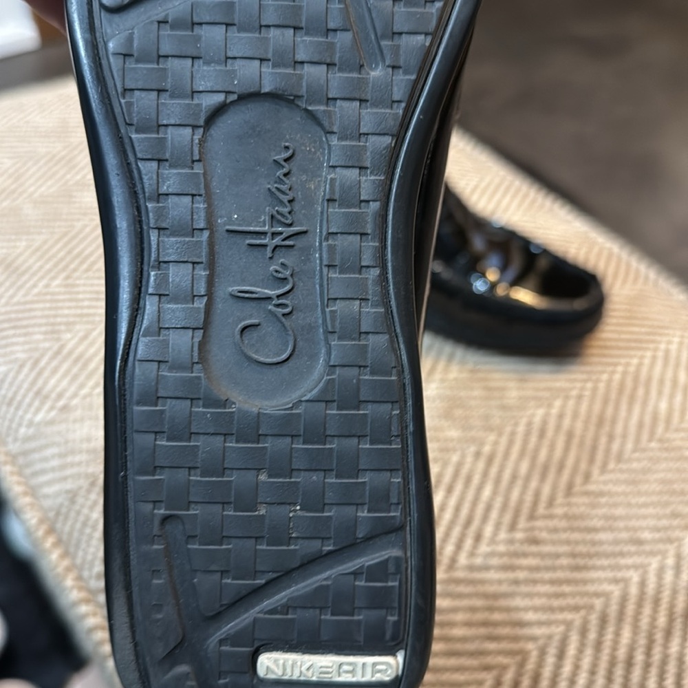Cole Haan Nike Collab. Patent leather penny loafers/driving shoe. - Picture 3 of 4